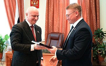 Андрей Клишас и Наталья Кувшинова встретились с председателем Алтайского краевого суда Эдуардом Ермаковым