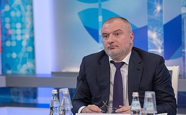 Клишас. Заседание секции  «Церковь, общество, государство, межрелигиозное сотрудничество» в рамках IV Рождественских парламентских встреч в СФ»