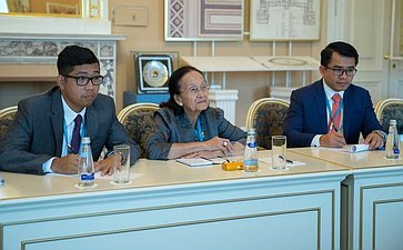 К. Косачев провел встречу с председателем Комитета Сената Королевства Камбоджа по внешним связям, международному сотрудничеству, пропаганде и информации