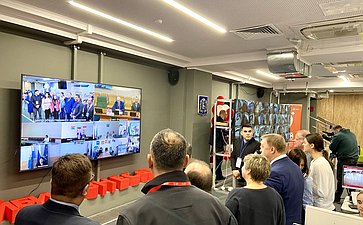 Фарит Мухаметшин провел встречу с международными наблюдателями на выборах Президента России в Самарской области