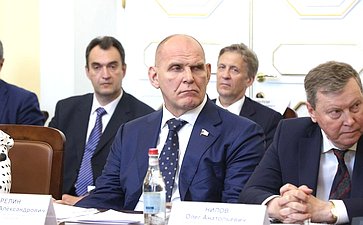 Александр Карелин