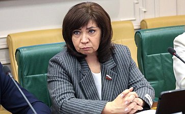 Анна Кочерова