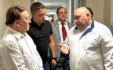 Айрат Гибатдинов посетил Курскую область, где встретился с общественностью и передал гуманитарную помощь от Ульяновской области