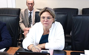 Круглый стол Комитета СФ по Регламенту и организации парламентской деятельности совместно с Комитетом СФ по экономической политике «Совершенствование законодательства Российской Федерации о государственном контроле (надзоре), муниципальном контроле»