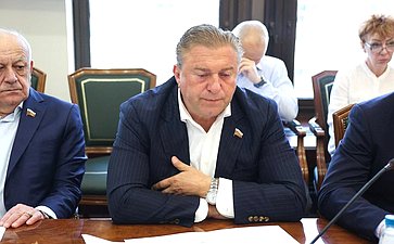 Александр Ярошук