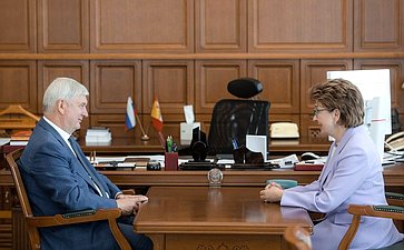 Галина Карелова обсудила реализацию летней оздоровительной кампании в Воронежской области