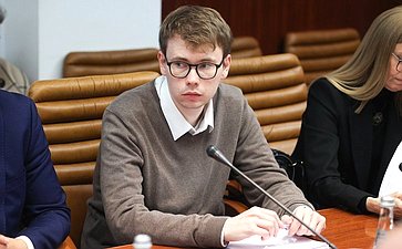 Заседание секции «Искусственный интеллект» на тему «Международный опыт регулирования технологий искусственного интеллекта: актуальные аспекты выбора вектора для России»