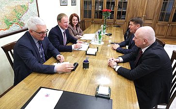 Сенаторы провели выездное совещание в Барнауле