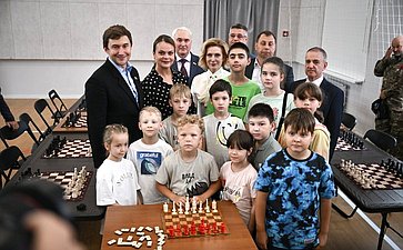 Инна Святенко и Сергей Карякин приняли участие в открытии шахматного клуба и совещании «Вовлечение участников СВО в физическую культуру и спорт»