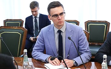 Встреча заместителя Председателя Совета Федерации Константина Косачева с руководителем Организации Гостелерадио Исламской Республики Иран Пейманом Джебели