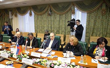 Встреча К. Косачева c Министром иностранных дел Республики Ирак М. Хакимом