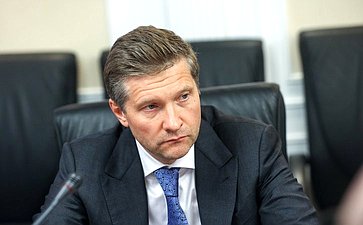 Совещание Комитета СФ по аграрно-продовольственной политике и природопользованию «Проблемы и перспективы развития автоматизированной торговли в Российской Федерации – качество воды в розлив»