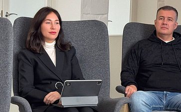 Елена Дягилева выступила спикером панельной дискуссии, посвящённой развитию малых городов. Обсуждение опыта разных субъектов страны состоялось в рамках деловой программы фестиваля в Никеле
