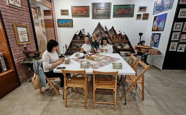 Виталий Назаренко посетил Центр развития народных художественных промыслов во Владикавказе