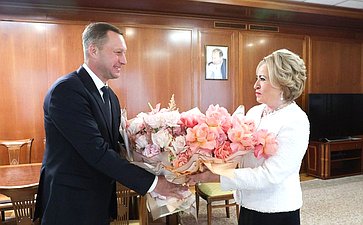 Валентина Матвиенко провела встречу с губернатором Саратовской области Романом Бусаргиным