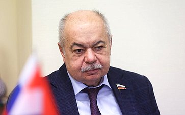 Ильяс Умаханов