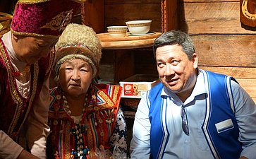 Владимир Полетаев в ходе рабочей поездки посетил Межрегиональный праздник алтайского народа «Эл Ойын»