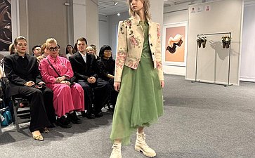 Елена Дягилева поздравила организаторов и участников юбилейного фестиваля молодых дизайнеров «НаМОДнение» в Мурманской области