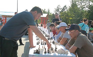 Инна Святенко и Сергей Карякин стали инициаторами проведения в столичном районе Марьино шахматного турнира «Кубок Сергея Карякина»