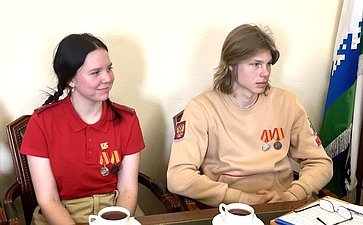 Александр Лутовинов в ходе региональной недели провел встречу с юнармейцами Ненецкого автономного округа