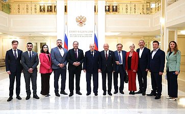 Ильяс Умаханов провел встречу с Чрезвычайным и Полномочным Послом Королевства Бахрейн в РФ Ахмедом Абдулрахманом Махмудом Аль-Саати и Главой Представительства Лиги арабских государств в России Валидом Хамидом Шилтагом
