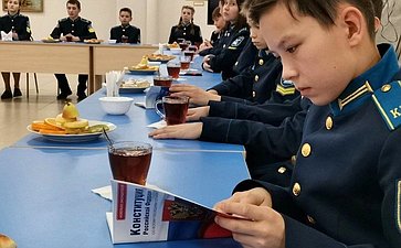 Николай Владимиров встретился с воспитанниками Чувашского кадетского корпуса