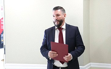 В Совете Федерации открылась фотовыставка «ПОРТРЕТ ПОБЕДИТЕЛЯ. Кавалеры медали «За победу над Японией» от рядового до генерала»
