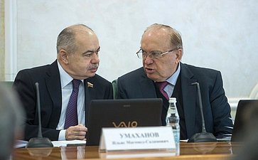 И. Умаханов и В. Садовничий