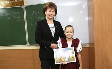 Татьяна Гигель провела встречу с учениками и педагогическим коллективом городской школы-гимназии №9 Горно-Алтайска