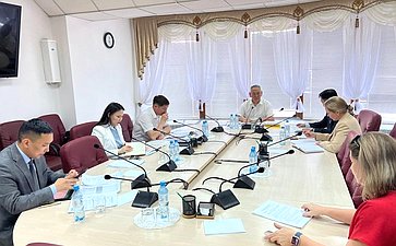 Сахамин Афанасьев провел в якутском парламенте рабочее совещание по вопросу инвентаризации и передачи неиспользуемого федерального имущества, находящегося в неудовлетворительном состоянии на территории Республики Саха (Якутия)