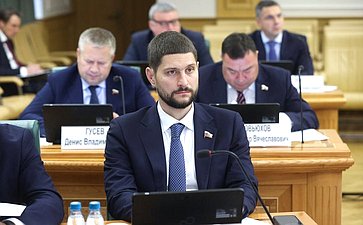 Александр Волошин