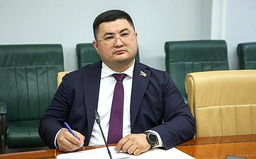 Борис Хачиров