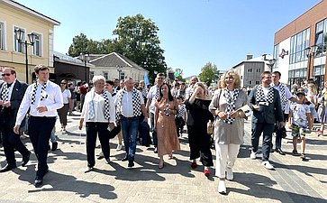 Сенаторы РФ приняли участие в открытии шахматного фестиваля в городе Данилове