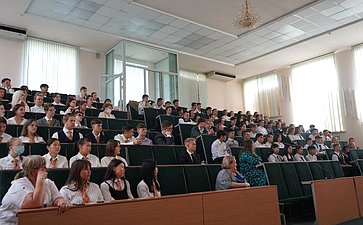 Владимир Полетаев встретился со школьниками Республики Алтай