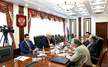 Председатель Комитета СФ по международным делам Григорий Карасин провел встречу с Послом Бразилии в России Родриго Соаресом