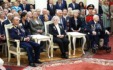 Церемония вручения знаков отличия «Почетный гражданин Санкт-Петербурга» в Мариинском дворце