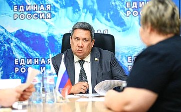 Владимир Полетаев провел личный прием граждан в Республике Алтай