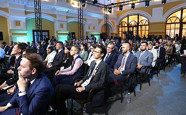 Встреча Председателя СФ Валентины Матвиенко и Председателя Совета Республики Национального собрания Республики Беларусь Натальи Кочановой с представителями молодежи России и Беларуси