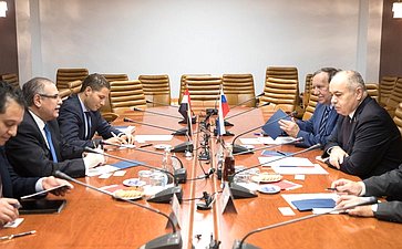 Ильяс Умаханов провел рабочую встречу с новым Чрезвычайным и полномочным послом Арабской Республики Египет в РФ Ихабом Ахмедом Талаатом Насром