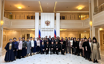 Сахамин Афанасьев встретился с представителями объединения «Мир женщин Севера»