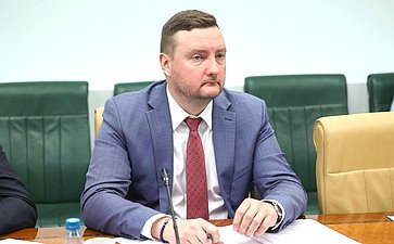 Круглый стол на тему «О создании инфраструктуры, необходимой для развития внутреннего автомобильного туризма в РФ»