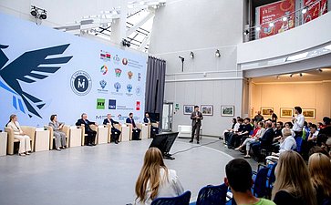 В Смоленске прошла патриотическая экспедиция «Код непокорённых» с участием молодых активистов из разных регионов России и Беларуси