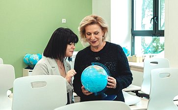 Инна Святенко встретилась с учителями школы № 2087 района Марьино Юго-Восточного округа и посетила обновлённый по программе «Моя школа» корпус образовательного учреждения