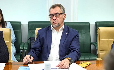 Круглый стол на тему «О создании инфраструктуры, необходимой для развития внутреннего автомобильного туризма в РФ»