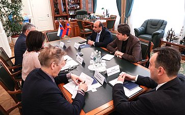 Юрий Воробьев провел встречу с делегацией Национального Собрания Республики Армения