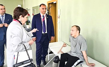Елена Перминова и Мохмад Ахмадов посетили филиал Центра инновационных технологий в ортопедии (ЦИТО) в Санкт-Петербурге