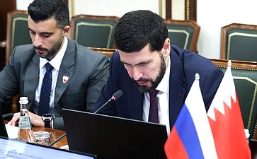 Ильяс Умаханов провел встречу с Чрезвычайным и Полномочным Послом Королевства Бахрейн в РФ Ахмедом Абдулрахманом Махмудом Аль-Саати и Главой Представительства Лиги арабских государств в России Валидом Хамидом Шилтагом