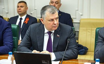 Александр Наролин