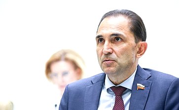 Андрей Хапочкин