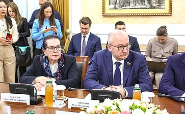 Валентина Матвиенко встретилась с Председателем Сената Парламента Республики Казахстан Мауленом Ашимбаевым